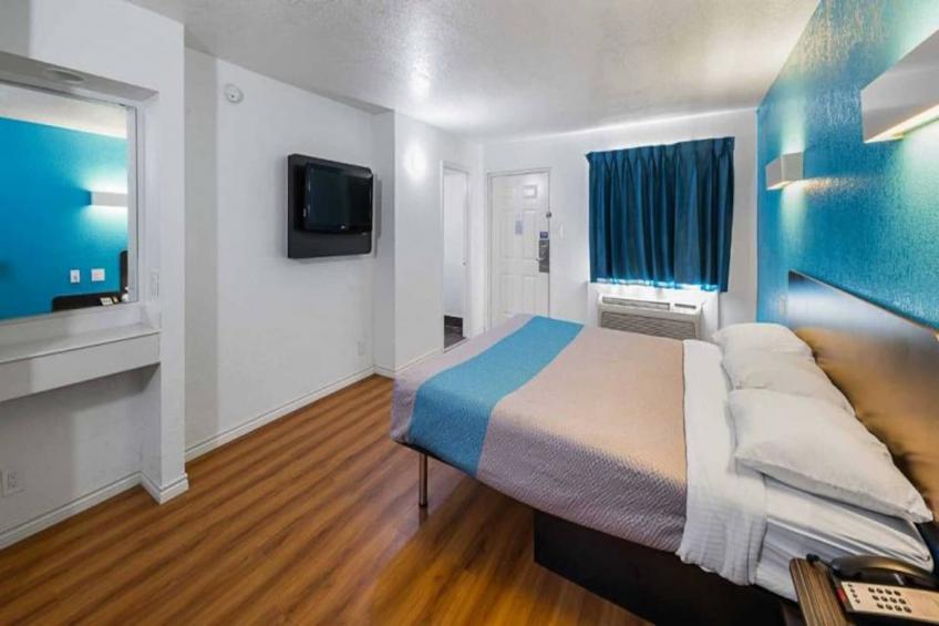 1 KING BED  SUITE NON-SMOKING - foto 3