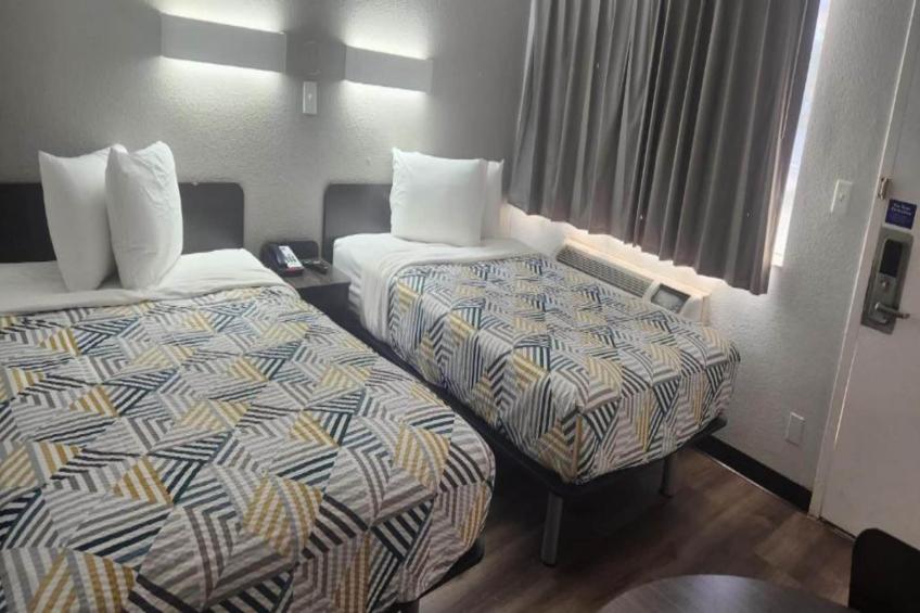 2 Full Beds  Smoking Micfridge - foto 4