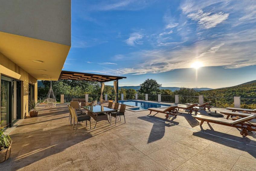 Luxurious Sanctuary Villa Primorski Dolac with Pool - Three Bedroom Villa with Pool - foto 25