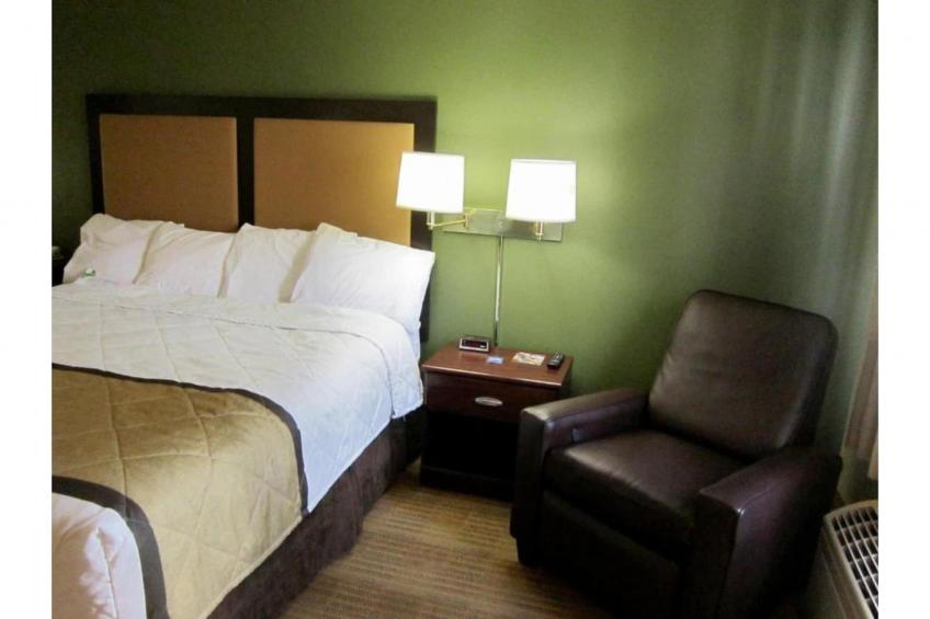 1 King Bed | Hearing Accessible, Kitchen - foto 20