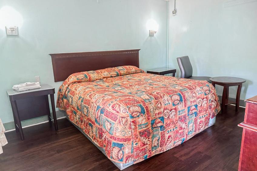 King Bed Non-Smoking - foto 16
