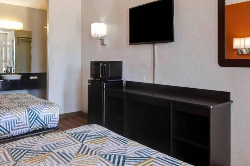 2 Queen Beds  Non-Smoking Micfridge - foto 6