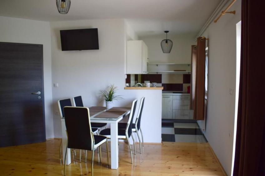 Zevnik Quiet Retreat with Stunning Views and Equestrian Activities - One Bedroom Apartment - foto 8