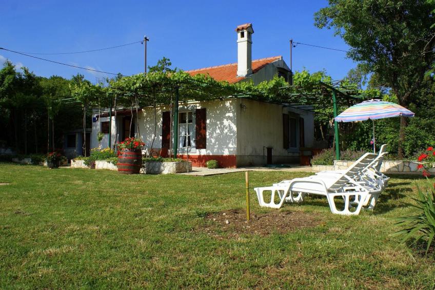 Freistehendes Haus Violeta mit weitläufigen Garten - foto 2