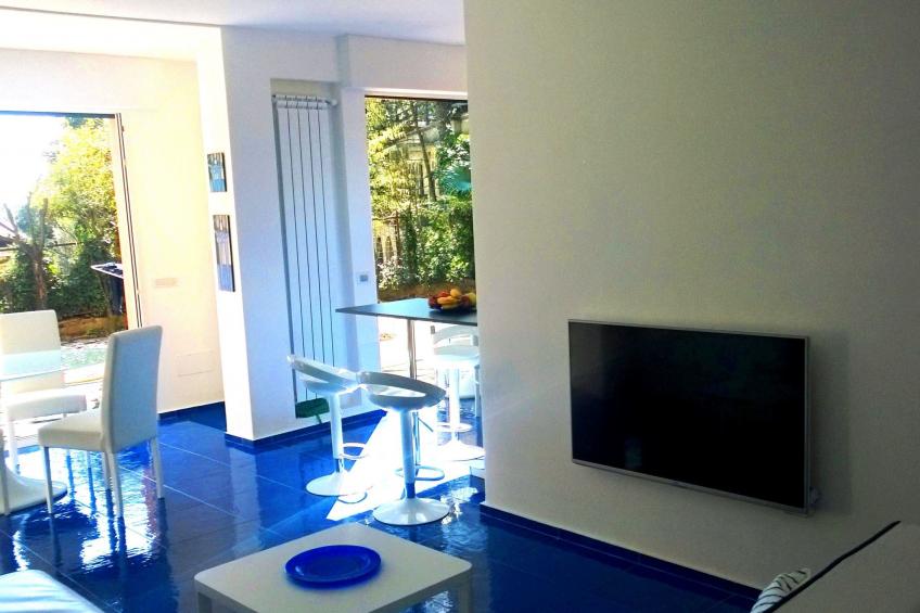 Sehr moderne Wohnung mit schönem Garten - foto 27