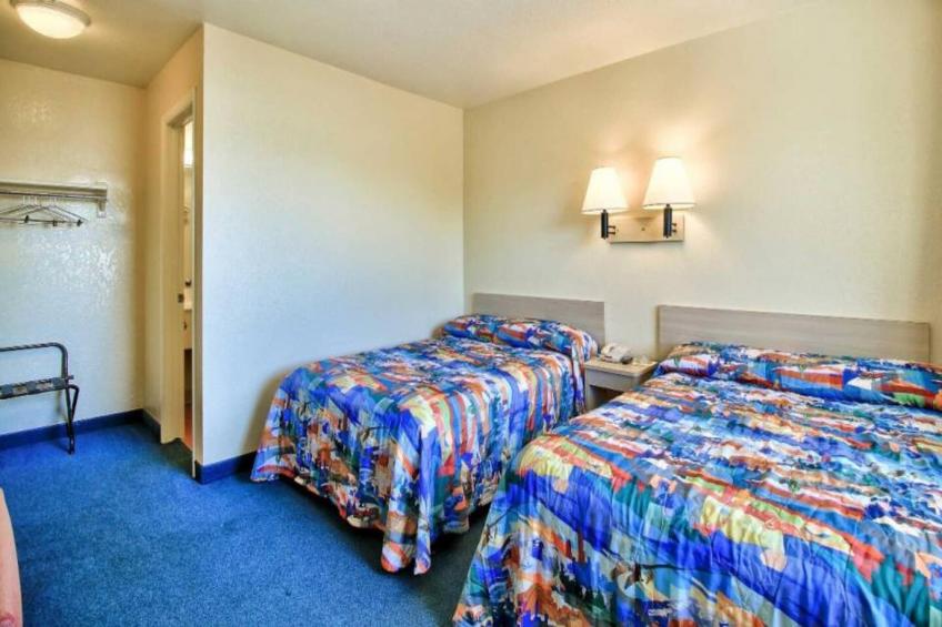 2 FULL BEDS  MOBILITY ACCESS RI SHOWER NSMK - foto 8