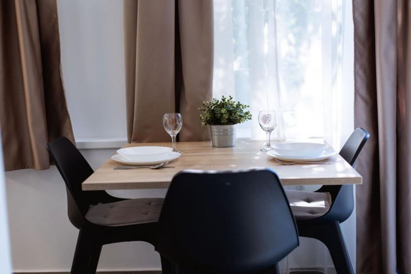 Stylish Apartments with Osijek Near Top Attractions - Standard Studio Apartment  - Maks 3 - foto 16