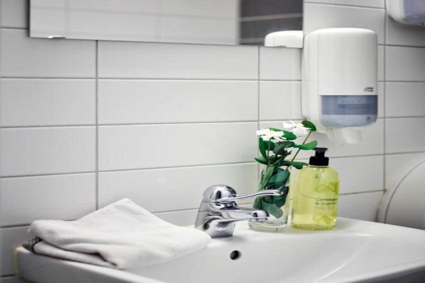 4 bäddar med delat badrum - foto 8