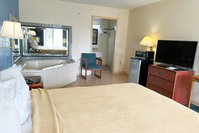 King Bed Smoking with Kitchenette - foto 28