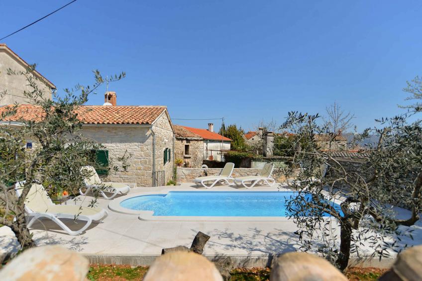 Holiday home with swimming pool on traditional property - BF-XFY94 - foto 41