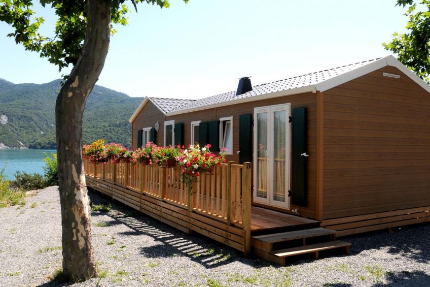 Gemütliches Chalet am Ufer des Sees von Serre-Ponçon