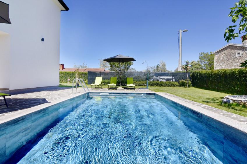 Apartment 2 in einer neuen Villa mit Pool in ruhiger Lage - foto 32