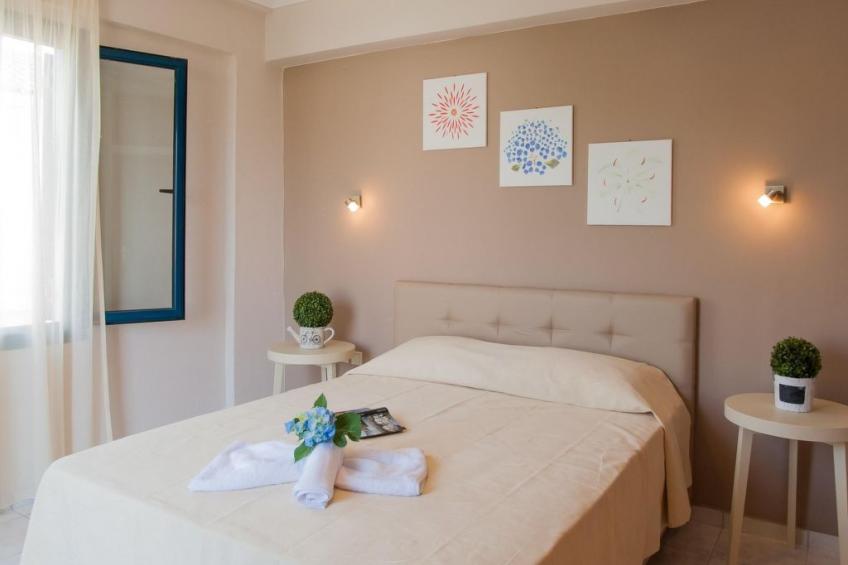 Schönes Haus in Panormos mit kleinem Garten - foto 9