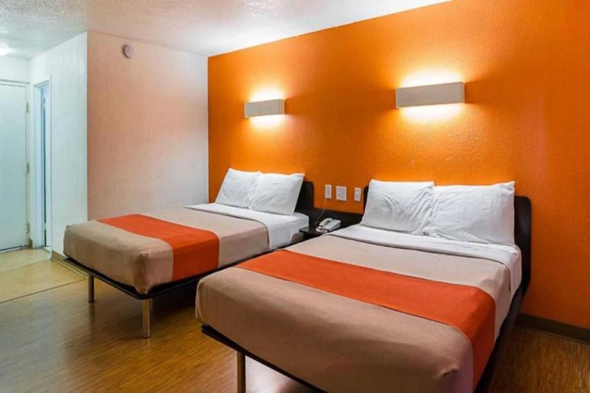 2 Queen Beds  Non-Smoking - foto 12