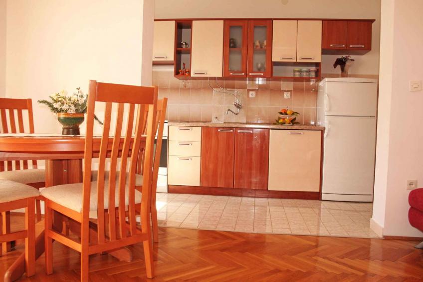 Holiday apartment with air conditioning, balcony and sea view in Slatine - BF-DFV9K - foto 8