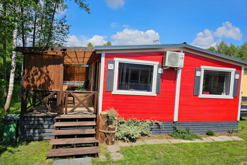 Ganzjährig bewohnbares Ferienhaus - rot