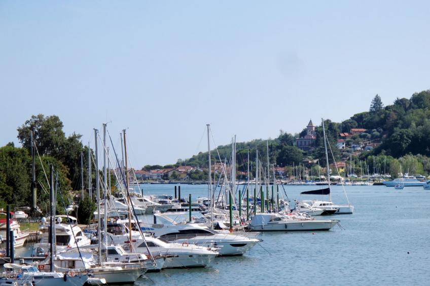 Zypressen, ein Haus im Wald an der ligurischen Riviera - foto 22