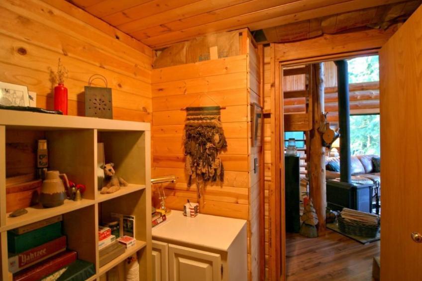 Lakeside Real Log Cabin mit privatem Dock, Haustiere OK - foto 11