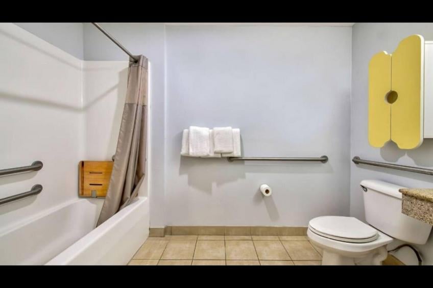 2 Full Beds Suite with Kitchenette Smoking - foto 21