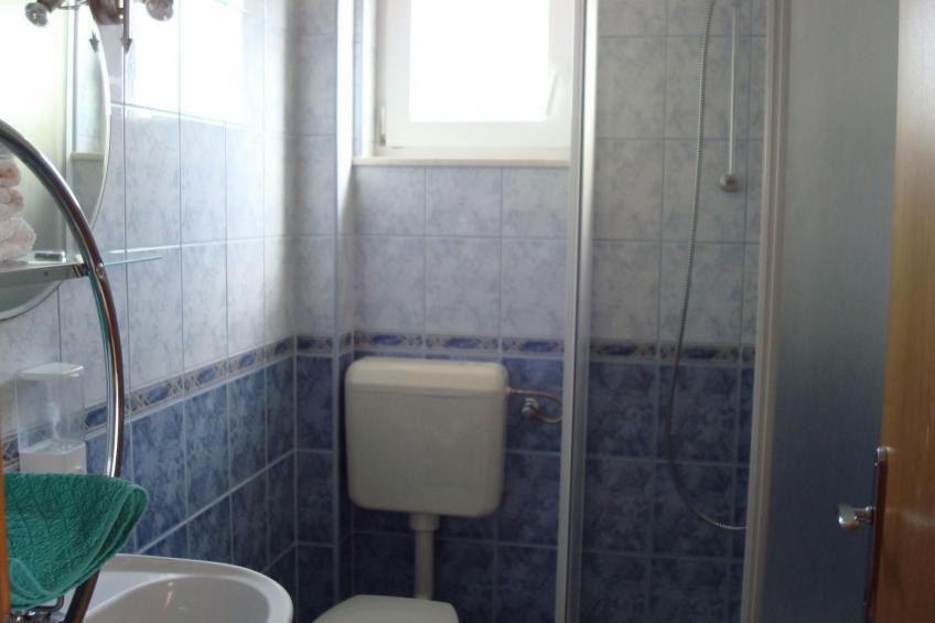 in Zečevo Rogozničko mit Großem Balkon - foto 6