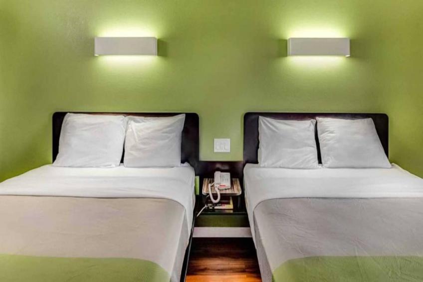 2 Full Beds  Smoking Micfridge - foto 9