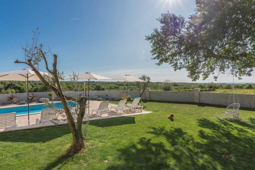 Villa met zwembad en prachtige tuin - BF-4PBZ5
