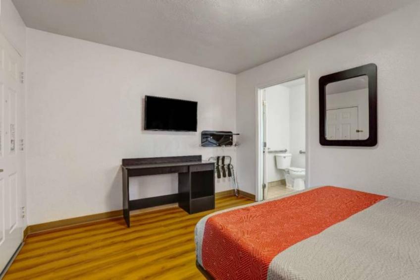 1 Full Bed  Smoking Micfridge - foto 11