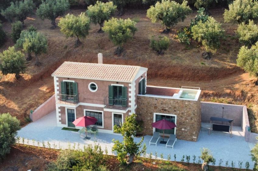 Villa mit Whirlpool, nur 6 km vom Strand entfernt