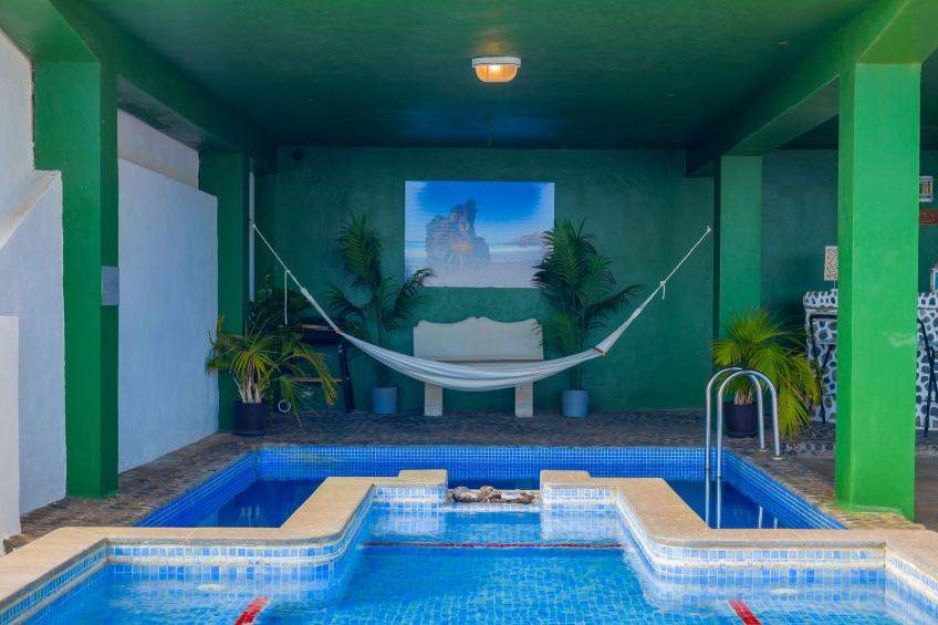 Zweitstöckiges Ferienvilla mit Terrassen, Pool, Sauna sowie herrlichem Berg- un - foto 10