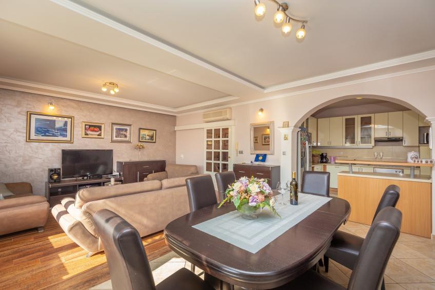 Holiday Home Trojković- Four Bedroom Holiday Home with Terrace and Swimming Pool - foto 5