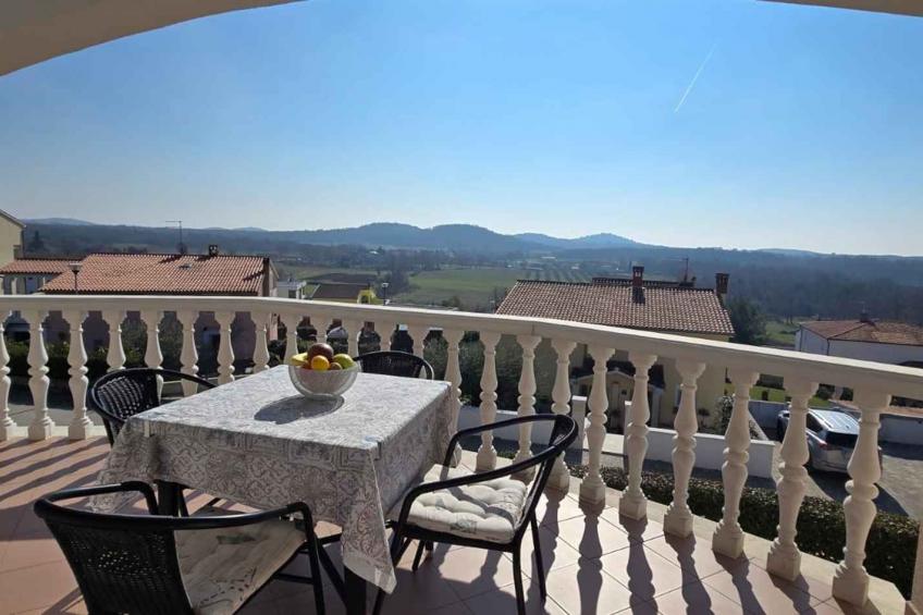 Vakantiewoning met terras - BF-GC6ZJ