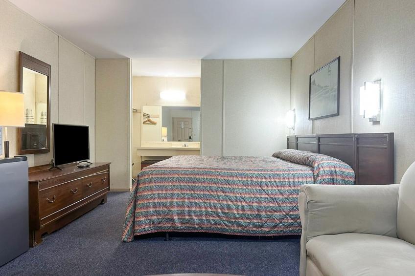 King Bed Suite Smoking - foto 33