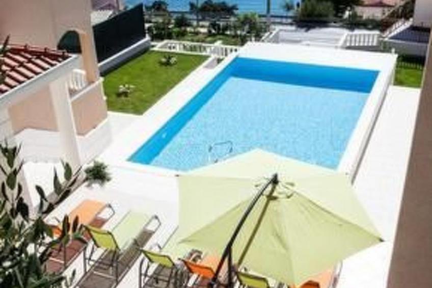 Wohnung in Dugi Rat mit Großer Terrasse - foto 28