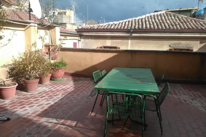 Nahe Rom mit Terrasse und einem Flügel