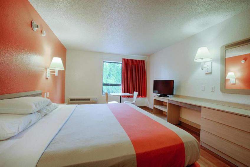 1 Full Bed  ADA/Tub - foto 13
