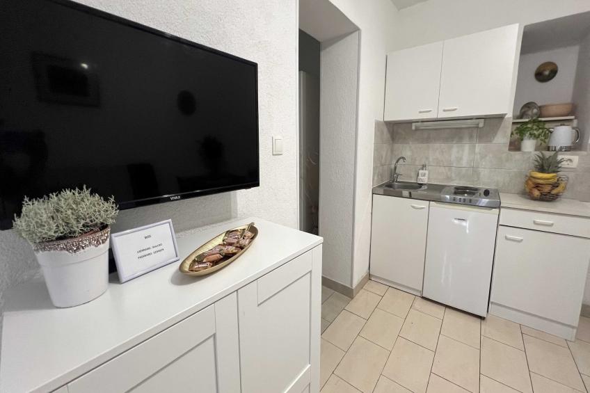 Apartmani Vela Makarska - Studio With Garden View - foto 7