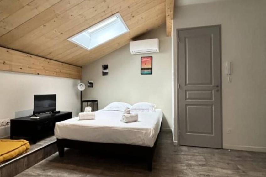 Appartement Rénové Avec Belle Pierre Et Climatisation Pour 2 Personnes - foto 7