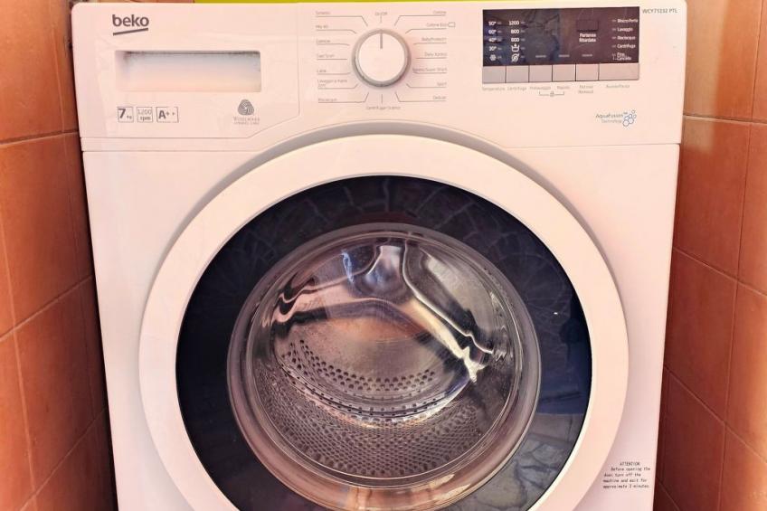 Helle mediterrane Villa mit Veranda und Garten - foto 32