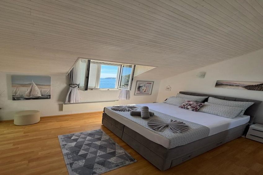 Indy's Beach Apartments -Two Bedroom Apartment with Balcony and Sea View - foto 23