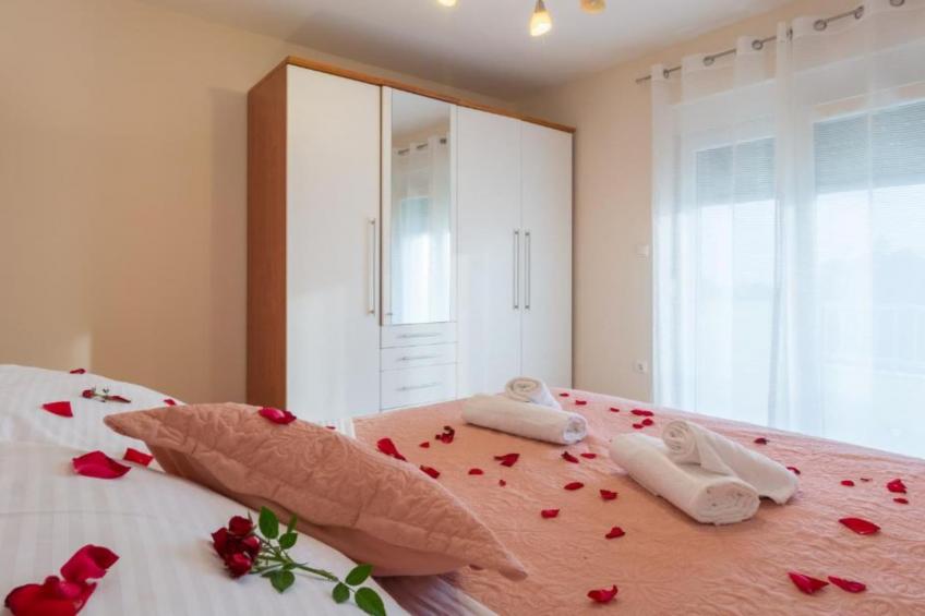 Holiday House BALEN with Swimming Pool - Six Bedroom Holiday House With Pool - foto 9