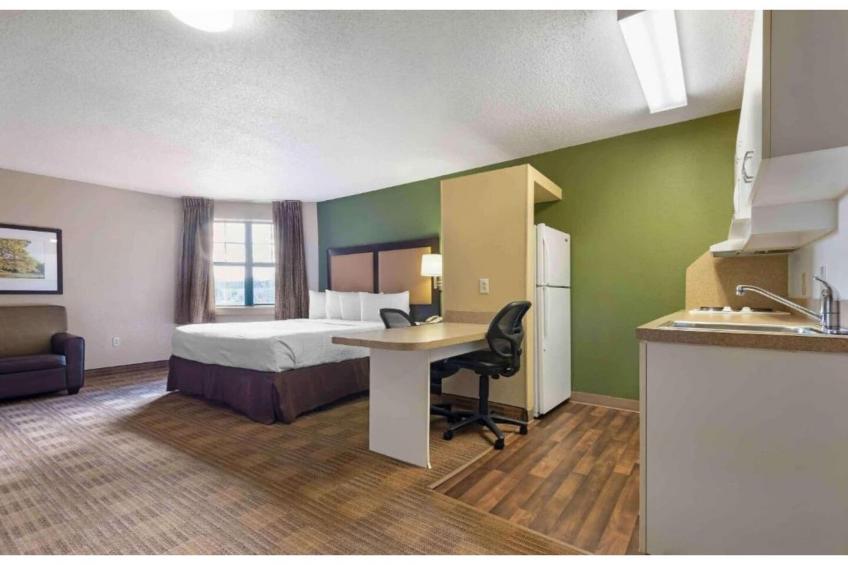 1 Queen Bed | Non-Smoking, Kitchen - foto 26