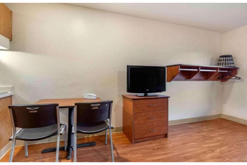 2 Full Beds | Non-Smoking, Kitchen - foto 3