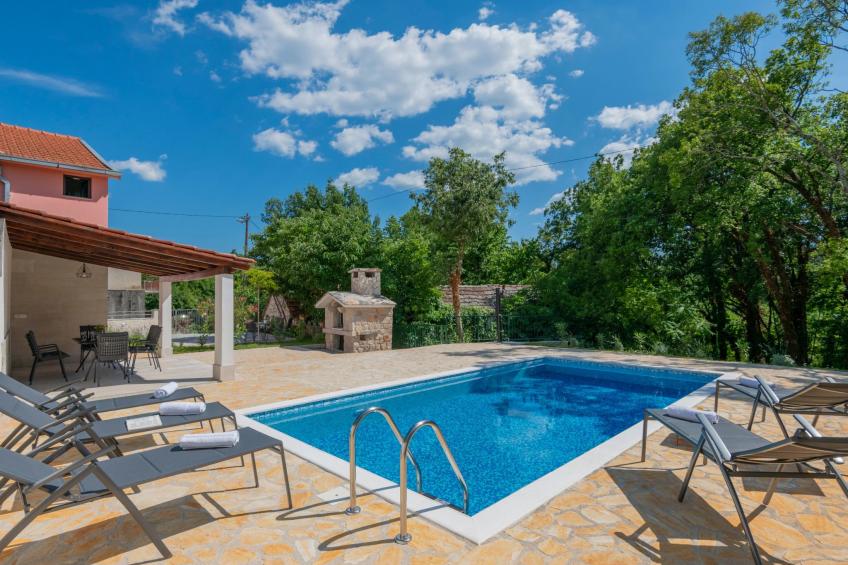 Haus in Grubine mit Außenpool
