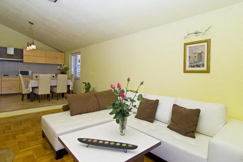 mit Privatparkplatz - foto 3