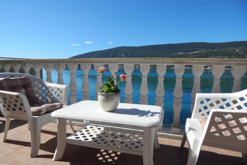 Stunning Beachfront Stay in Herceg Novi - Deluxe One Bedroom Apartment C - foto 12