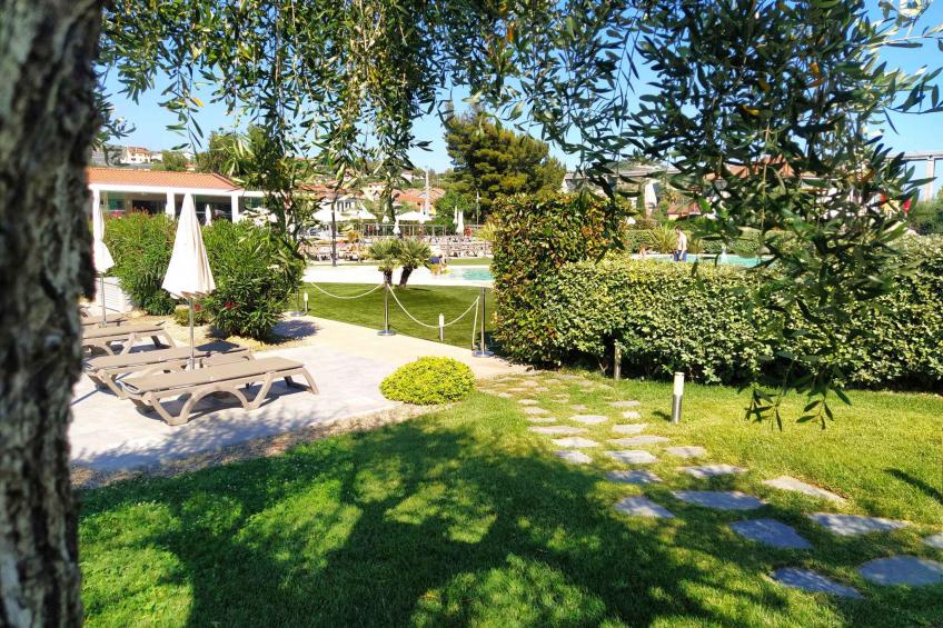 Studio with garden and pool - BF-M4BTB - foto 13