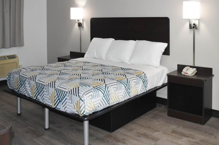 1 King Bed  Mobil Access Tub Nsmk Micfridg - foto 8