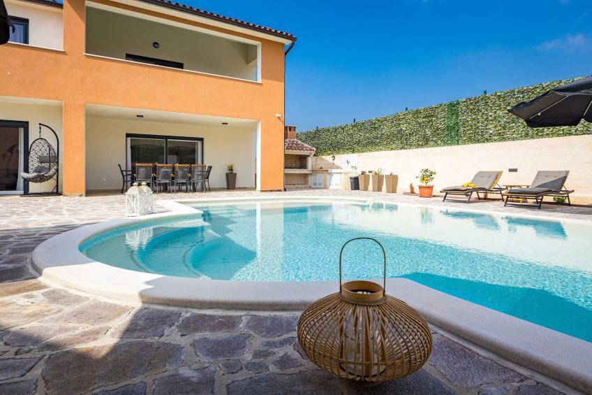 Villa Nur Amela with Pool, Jacuzzi, Darts - foto 7