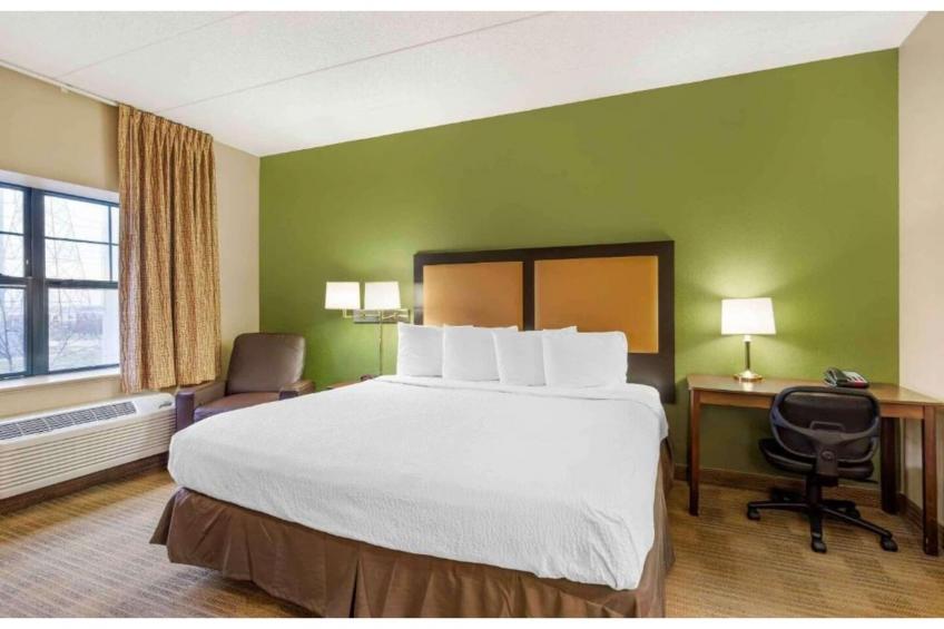 1 King Bed | Non-Smoking, Kitchen - foto 16