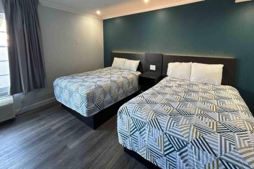 2 Queen Beds  Mobil Access Tub Nsmk Micfridg - foto 11